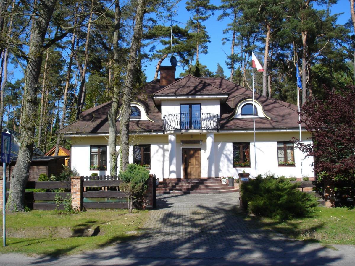 Goscinny Dworek Pobierowo Esterno foto